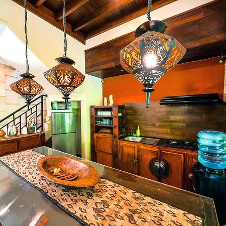 De Cinta Villa - Kuta - 5 Bedrooms - Heart Of Kuta Extérieur photo