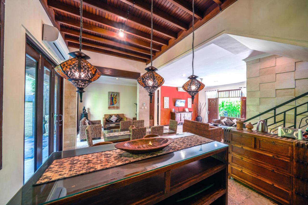 De Cinta Villa - Kuta - 5 Bedrooms - Heart Of Kuta Extérieur photo