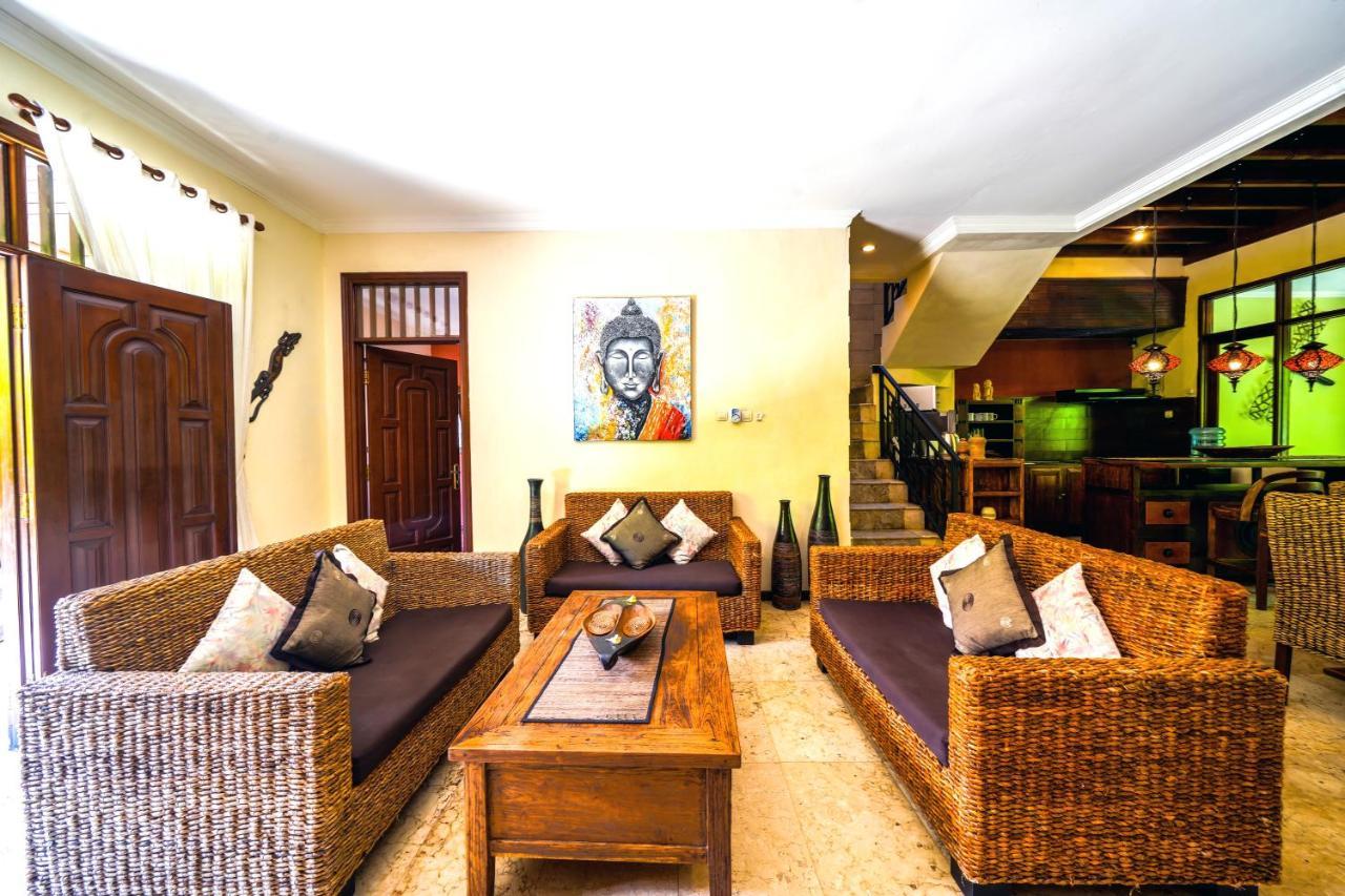 De Cinta Villa - Kuta - 5 Bedrooms - Heart Of Kuta Extérieur photo